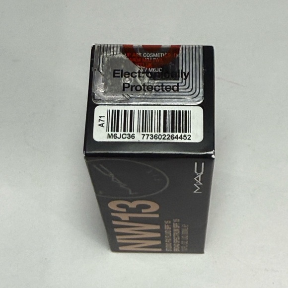 MAC NW13 Studio Fix Fluid SPF15 24HR Matte Foundation + Oil Control NEW - Picture 6 of 9